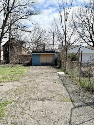 983 E 141st Street Cleveland OH 44110