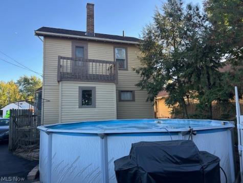 4710 Maplecrest Avenue Parma OH 44134