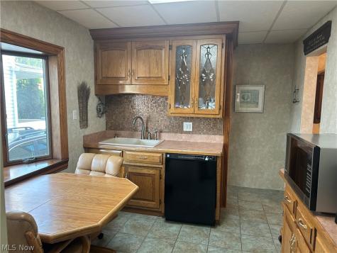 4710 Maplecrest Avenue Parma OH 44134
