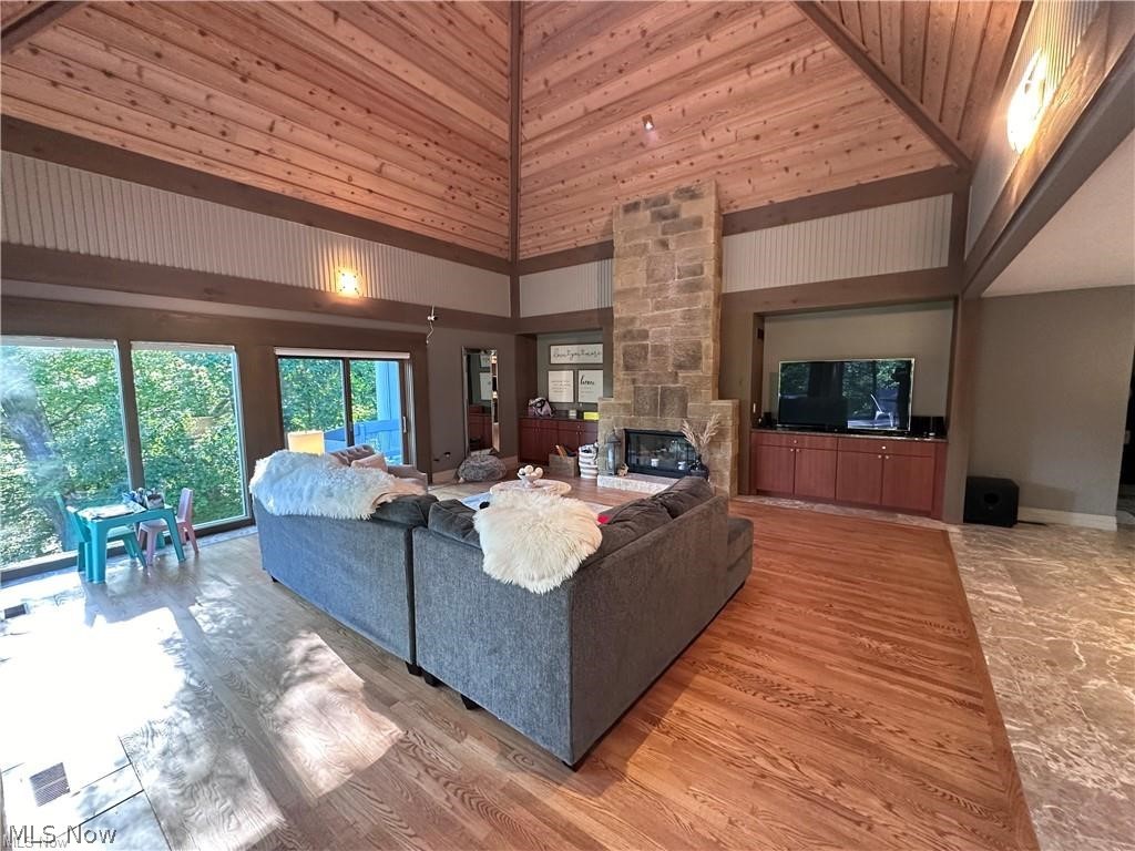 933 Top Of The Hill Road Akron OH 44333