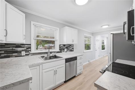 2413 W Manor Avenue Youngstown OH 44514