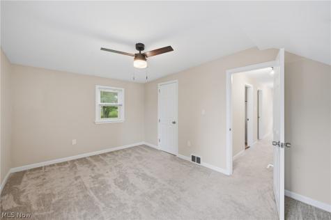 2413 W Manor Avenue Youngstown OH 44514