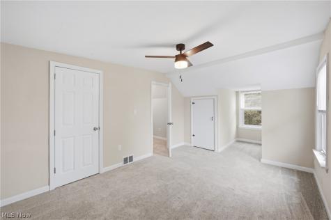 2413 W Manor Avenue Youngstown OH 44514