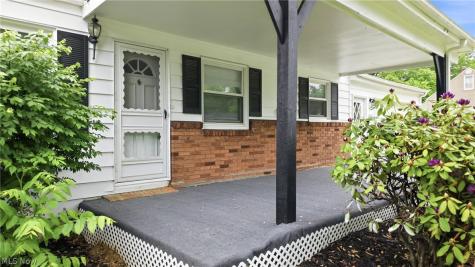 2413 W Manor Avenue Youngstown OH 44514