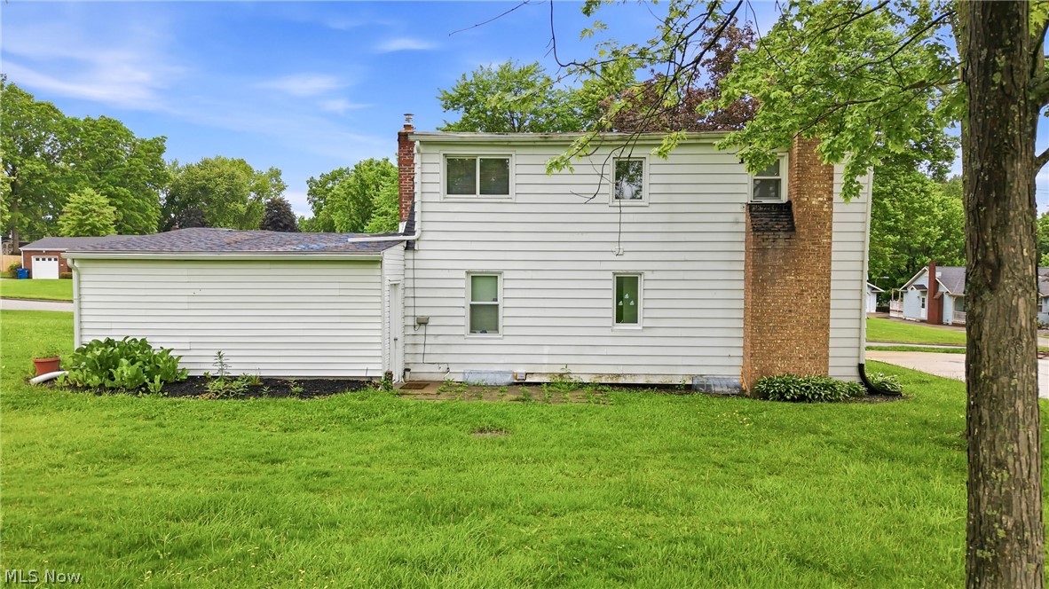 2413 W Manor Avenue Youngstown OH 44514