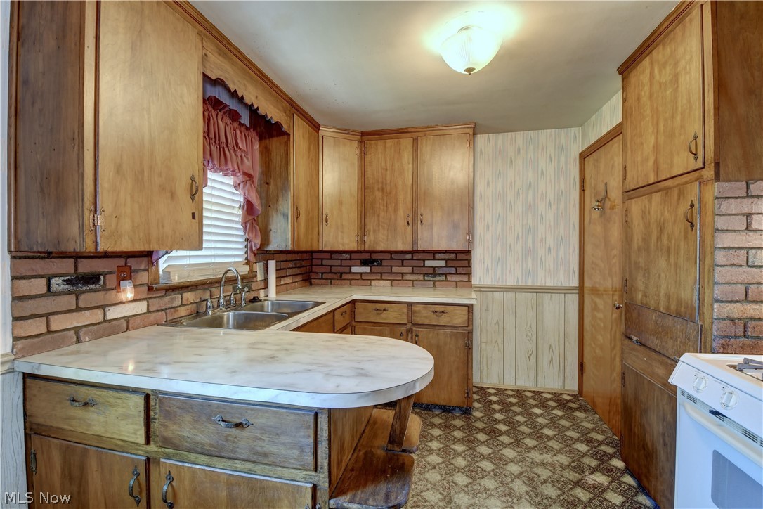 2933 Coventry Boulevard NE Canton OH 44705
