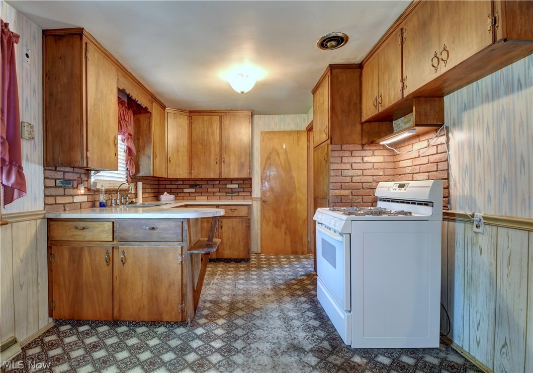 2933 Coventry Boulevard NE Canton OH 44705