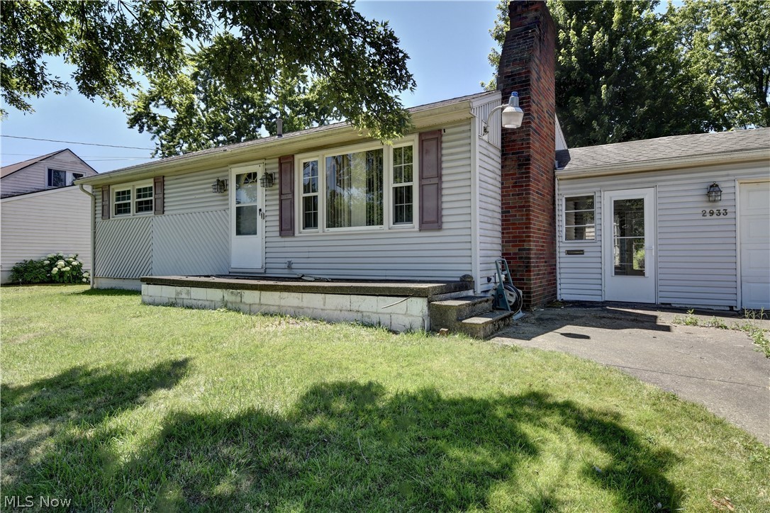 2933 Coventry Boulevard NE Canton OH 44705