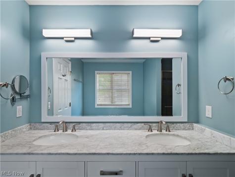 6651 Nantucket Lane Middleburg Heights OH 44130