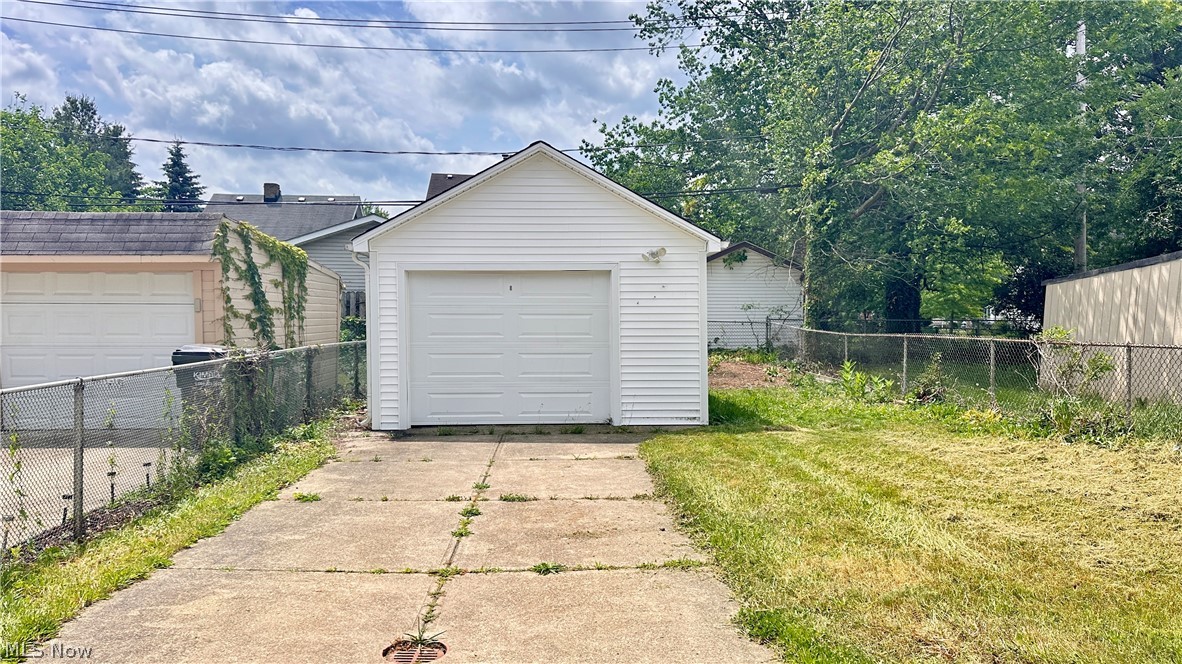 21610 Crystal Avenue Euclid OH 44123