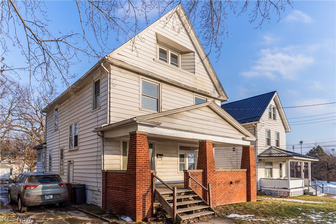 827 Michigan Avenue Youngstown OH 44504