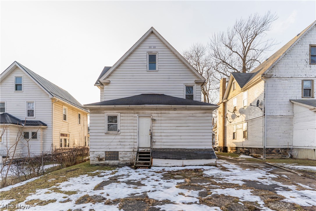 827 Michigan Avenue Youngstown OH 44504