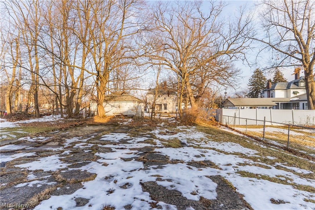 827 Michigan Avenue Youngstown OH 44504