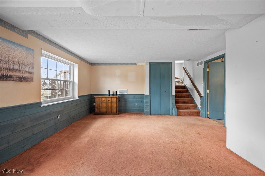 926 Gaynelle Avenue Streetsboro OH 44241