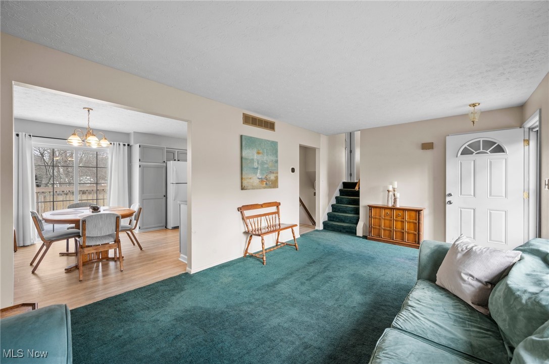 926 Gaynelle Avenue Streetsboro OH 44241