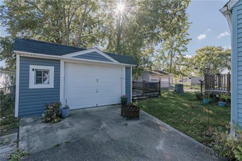 18009 Kalvin Drive Brook Park OH 44142