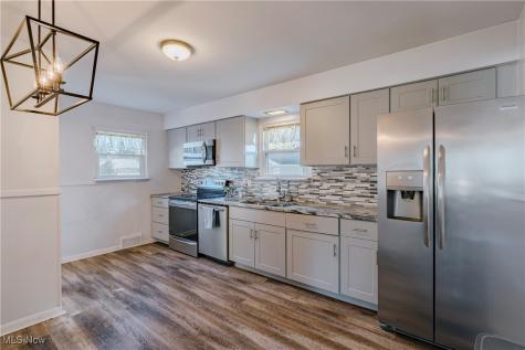 18009 Kalvin Drive Brook Park OH 44142