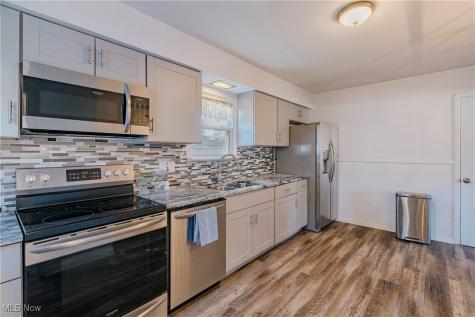 18009 Kalvin Drive Brook Park OH 44142