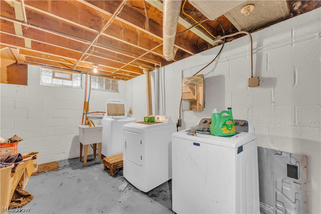 30015 Warren Road Wickliffe OH 44092