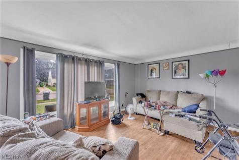 30015 Warren Road Wickliffe OH 44092