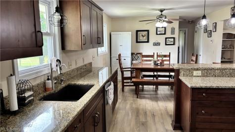 11784 Chamberlain Aurora OH 44202