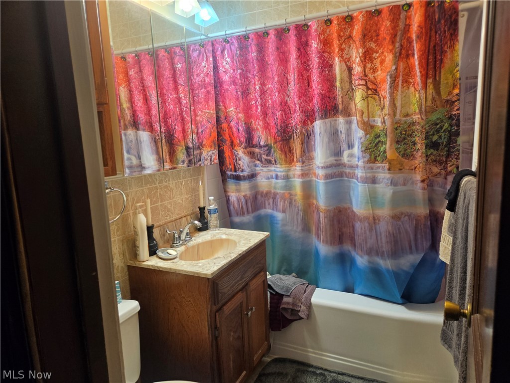 1935 E 44th Street Ashtabula OH 44004