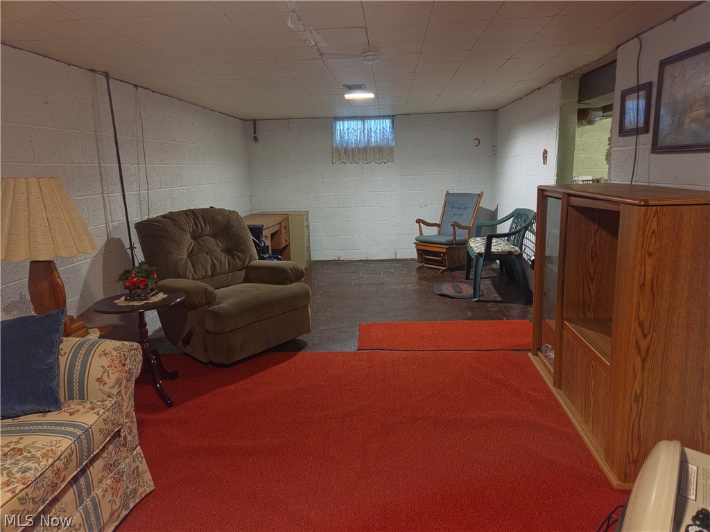 1935 E 44th Street Ashtabula OH 44004