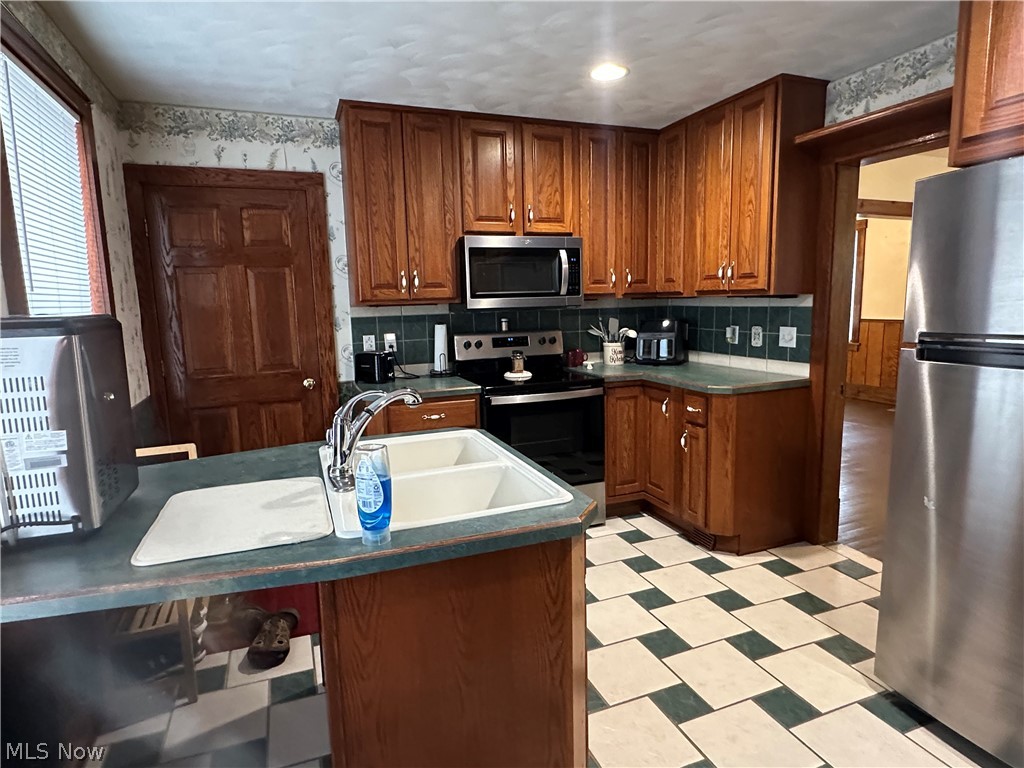 402 E Lincoln Way Lisbon OH 44432