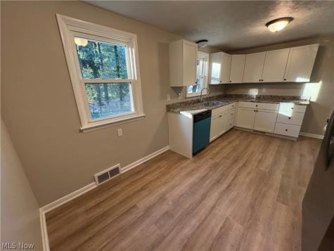 870 Milburn Road NE Massillon OH 44646
