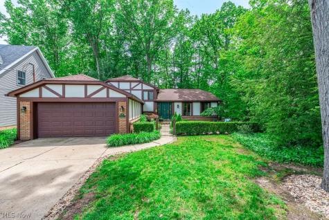29205 Wolf Road Bay Village OH 44140