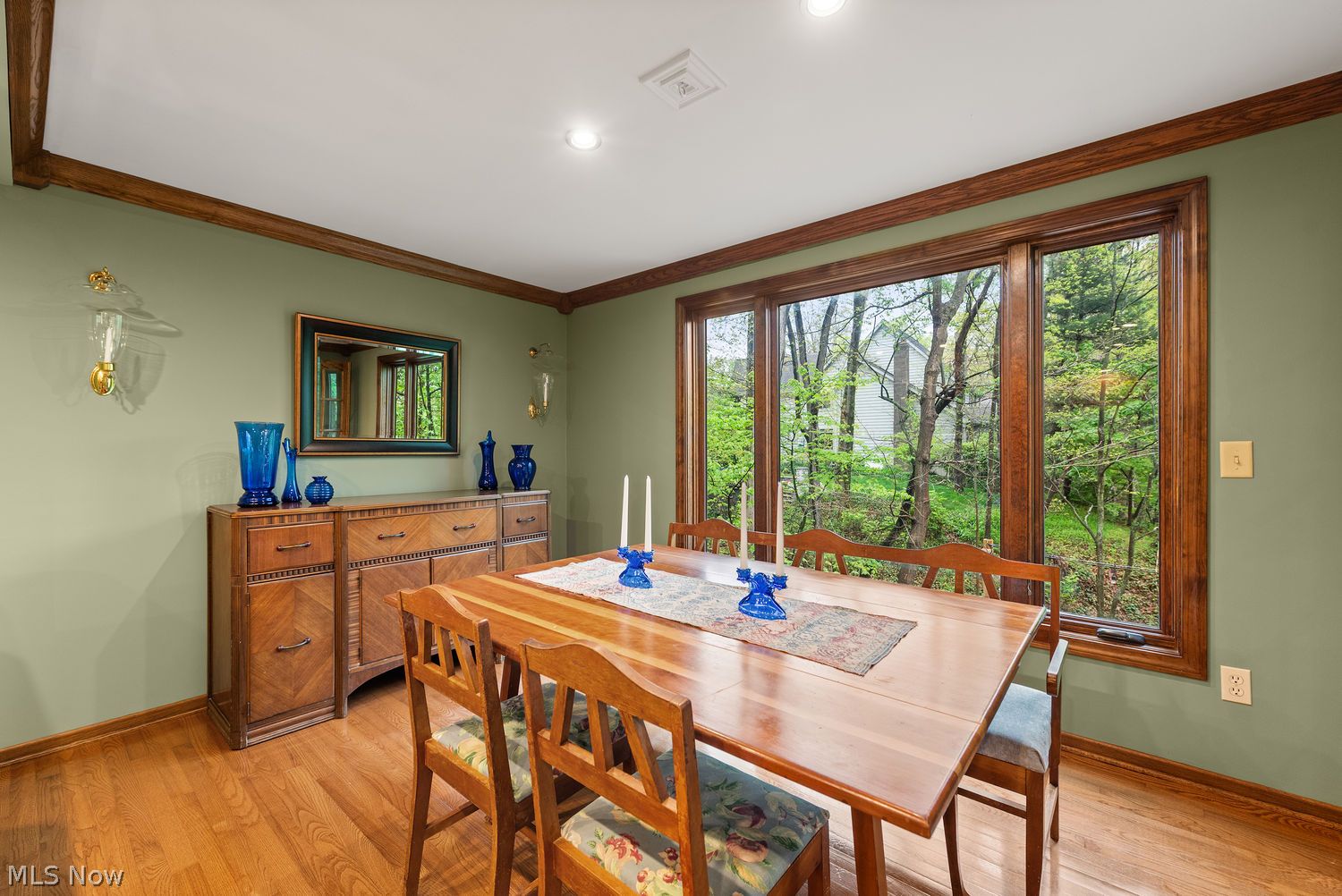 29205 Wolf Road Bay Village OH 44140