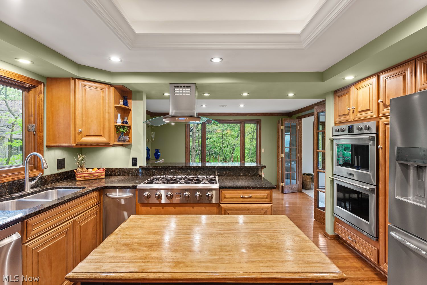 29205 Wolf Road Bay Village OH 44140
