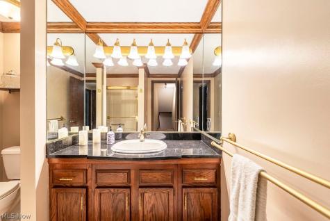 29205 Wolf Road Bay Village OH 44140