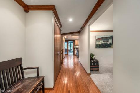 29205 Wolf Road Bay Village OH 44140