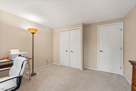 29205 Wolf Road Bay Village OH 44140