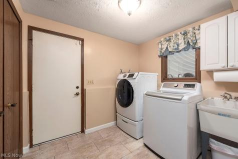 29205 Wolf Road Bay Village OH 44140