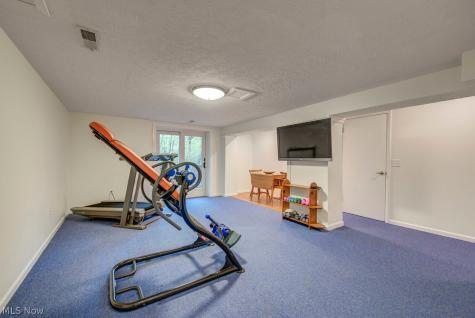 29205 Wolf Road Bay Village OH 44140