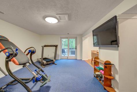 29205 Wolf Road Bay Village OH 44140