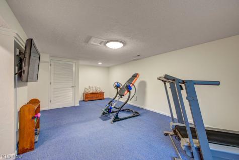 29205 Wolf Road Bay Village OH 44140