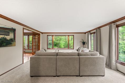 29205 Wolf Road Bay Village OH 44140