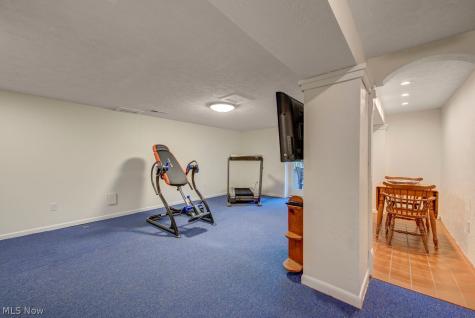 29205 Wolf Road Bay Village OH 44140