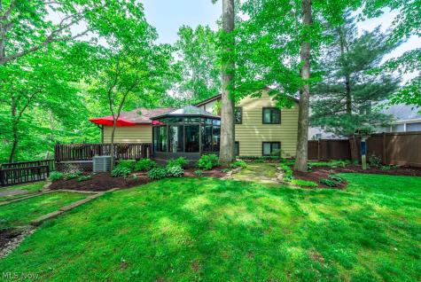 29205 Wolf Road Bay Village OH 44140