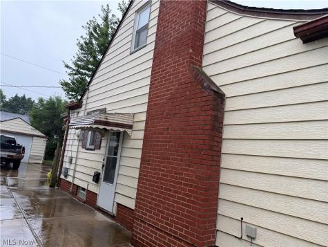 16451 Craigmere Drive Middleburg Heights OH 44130