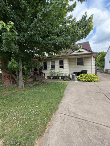 16451 Craigmere Drive Middleburg Heights OH 44130