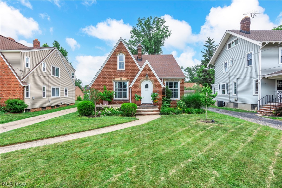 16800 Pilgrim Avenue Cleveland OH 44111