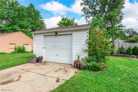 16800 Pilgrim Avenue Cleveland OH 44111