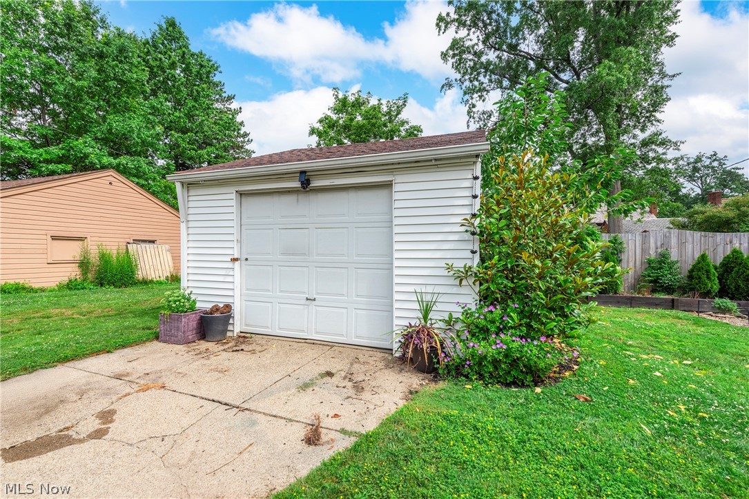 16800 Pilgrim Avenue Cleveland OH 44111