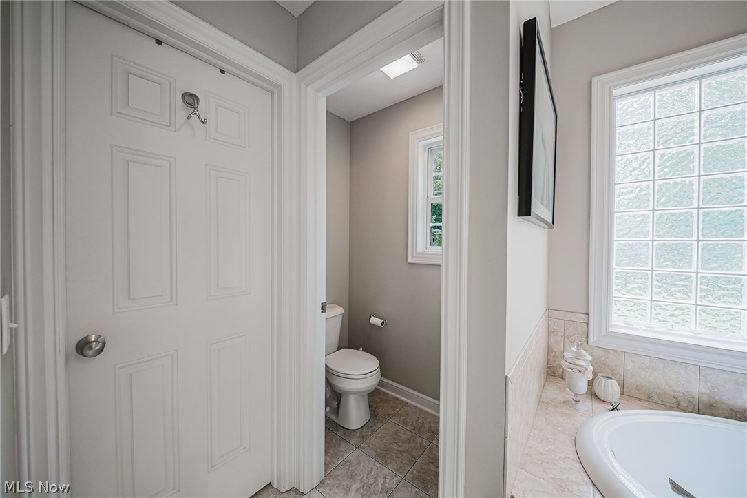 985 W Martin Avenue Amherst OH 44001