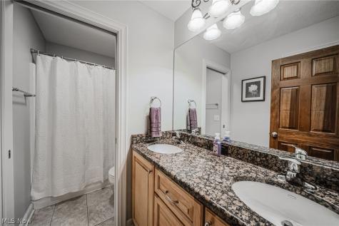 985 W Martin Avenue Amherst OH 44001