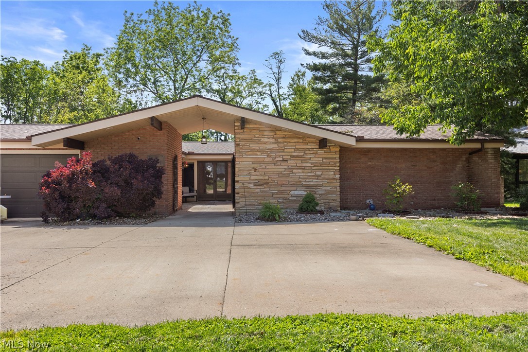 161 Canterbury Road Elyria OH 44035